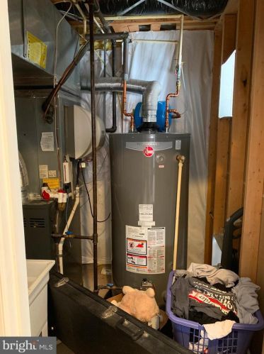 6766 Sycamore Park Dr, Haymarket VA  20169-2995 exterior