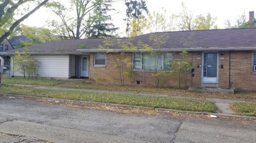 4800 Hoyt Pl, Milwaukee, WI 53216-2329