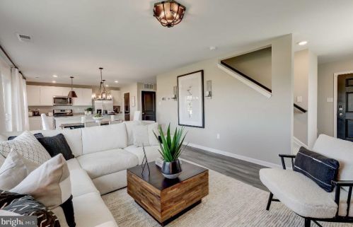 130 Winifred Dr, Hanover PA  17331 exterior