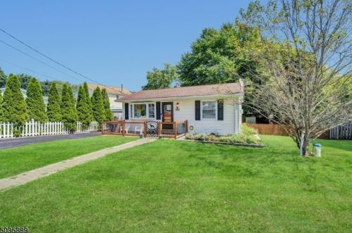 113 Santa Fe Trl, Hopatcong NJ  07843-1247 exterior