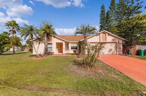 929 Salerno Ct, Kissimmee, FL 34758-4004