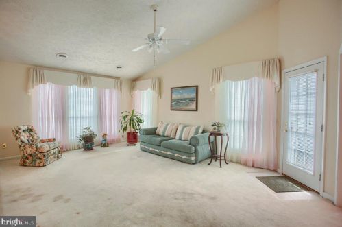 9 Pheasant St, Navy Sup Dpt PA  17050-3145 exterior