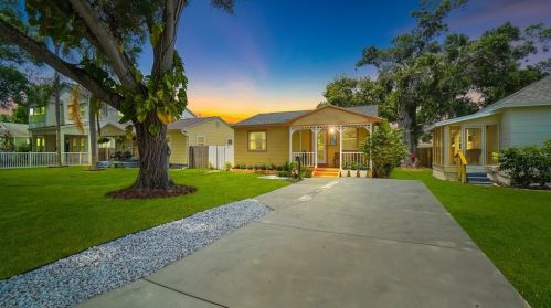 215 35th Ave, Saint Petersburg, FL 33704-1407