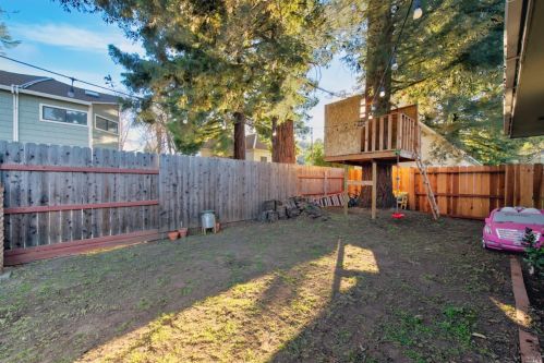 205 Kendal St, Vacaville CA 95688-3827 exterior