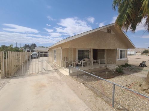15458 8th St, Victorville, CA 92395-3702