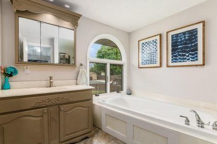 2554 Karok Dr, London OH  43140-9021 exterior