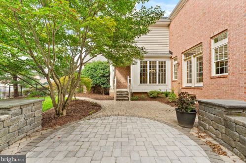 43530 Butler Pl, Leesburg VA 20176-7428 exterior