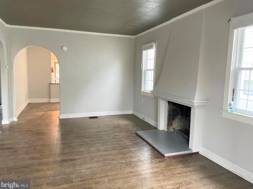 14 Browning Rd, Camden, NJ 08108-1112