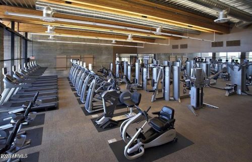 1735 Desperado Way, Phoenix AZ  85085-6329 exterior