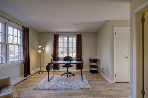 2353 Hollywood Dr, Pittsburgh PA 15235-4921 exterior