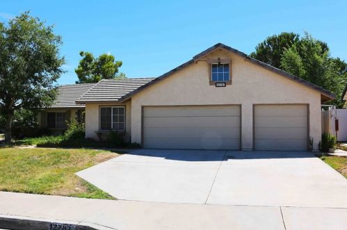 12787 Trotters Ln, Victorville, CA 92392-6114