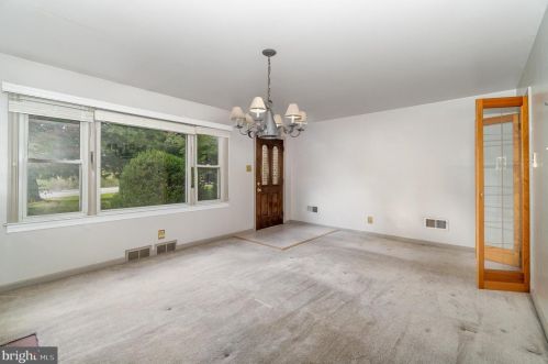 615 Broadway, Red Lion, PA 17356-1911
