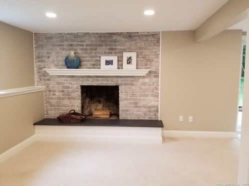 56 Wopowog Rd, East Hampton CT  06424-1673 exterior