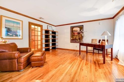 545 Brookside Ave, Allendale, NJ 07401-1811