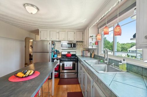 55 Atlantic Ave, Providence RI 02904-3249 exterior