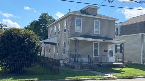 104 Baughman Ave, Jeannette, PA 15644-2617