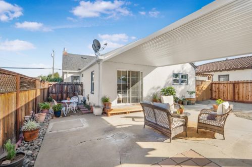1560 Cienega Rd, Hollister CA  95023-5510 exterior
