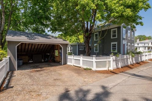 6 Bank Ln, Essex, CT 06426-1110