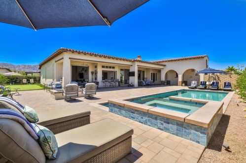 54885 Madagascar Way, La Quinta CA  92253-8077 exterior