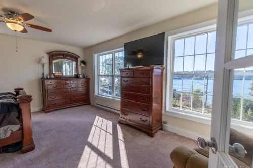 611 Military Hwy, Groton CT 06340-2468 exterior