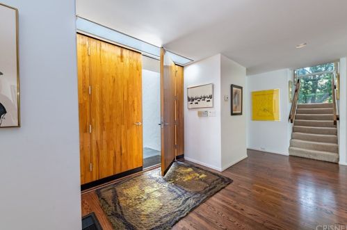 3843 Longridge Ave, Van Nuys, CA 91423-4921