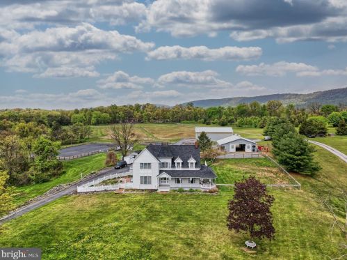 453 Rich Valley Rd, Carlisle, PA 17015-9076