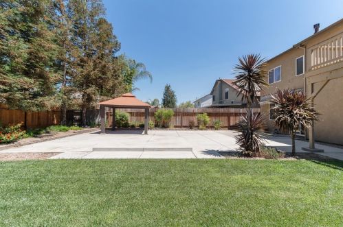 4533 Visions Dr, Turlock CA  95382-8332 exterior