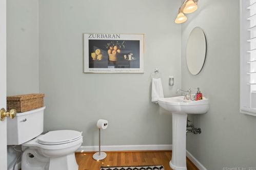 8 Winter Village Rd, Granby CT  06035-1130 exterior