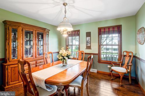 75 Maple Ave, Bareville PA  17540-9602 exterior