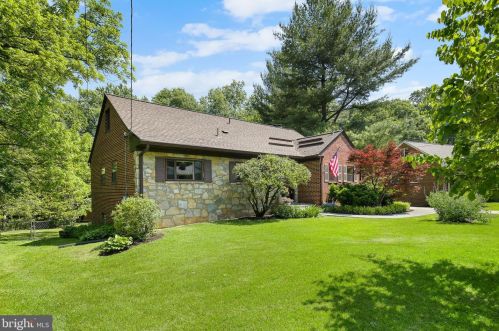 6307 Eppard St, Falls Church, VA 22044-1707