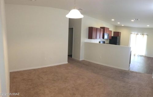 8299 Green Kingfisher Ln, Tucson, AZ