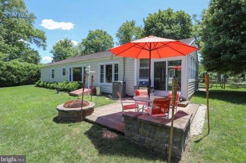 932 Queens Dr, Yardley PA  19067-4528 exterior