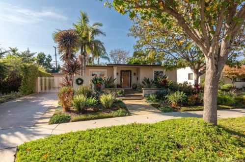 2809 Lomina Ave, Long Beach, CA 90815-1118