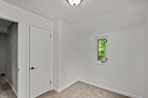 340 Parallel Ave, Pittsburgh PA 15210-3730 exterior