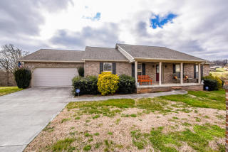 923 Bridger Ln, Maryville, TN 37801-7696