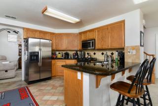 8598 Montpelier Way, Sacramento, CA 95823-7247