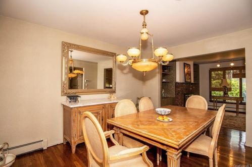 8 Terrace Rd, Airmont NY  10901-1721 exterior