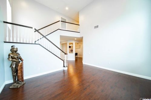 721 Cinnabar Pl, Simi Valley CA 93065-7200 exterior