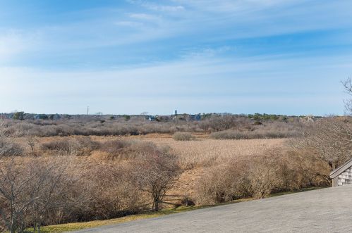 18 Mdw Ln, Nantucket MA 02554-2193 exterior