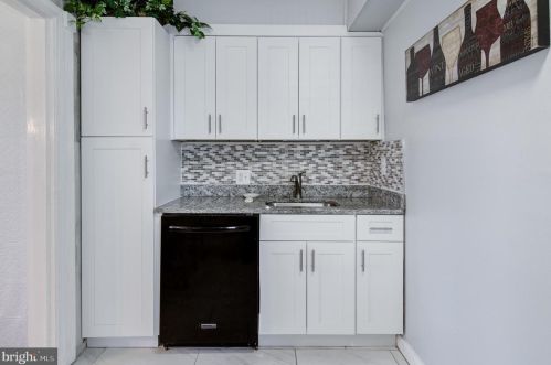 3143 Annandale Rd, Falls Church VA  22042-4243 exterior