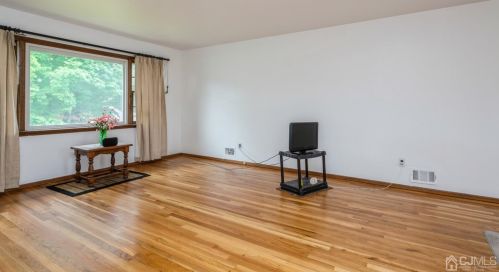 111 Carol Pl, South Plainfield, NJ 07080-5303