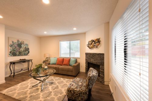 415 Coyote Creek Cir, San Jose, CA 95116-1074