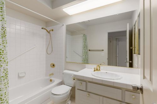 328 Windflower Ct, Windsor CA  95492-8618 exterior