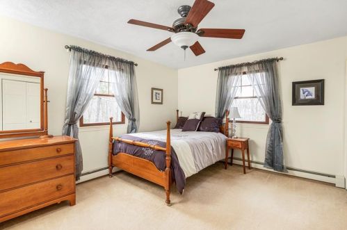 96 Daniel Dr, North Kingstown RI  02852-6702 exterior