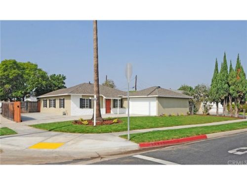 3805 144th Pl, Hawthorne CA  90250-8322 exterior