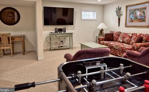 5 Village Green Dr, Millville, DE 19970-3200