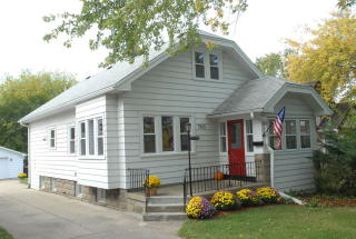 7913 North Ave, Milwaukee, WI 53213-1625