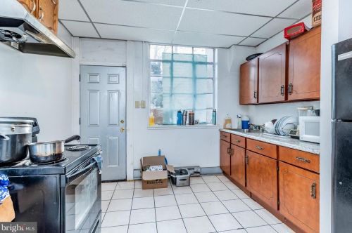 1323 Derry St, Harrisburg PA 17104-3330 exterior