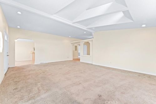 32 Pine Via, Anaheim, CA 92801-1041