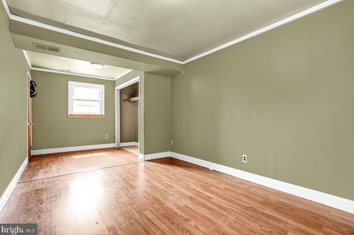 305 Shawnee Trl, Browns Mills NJ  08015-6119 exterior